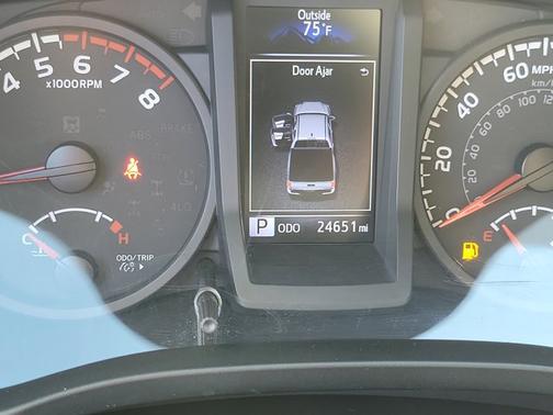 2022 Toyota Tacoma SR