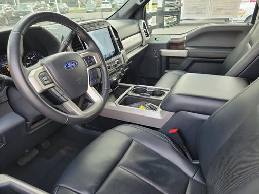 OXFORD WHITE 2022 Ford F-250 LARIAT
