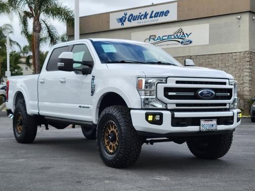 OXFORD WHITE 2022 Ford F-250 LARIAT