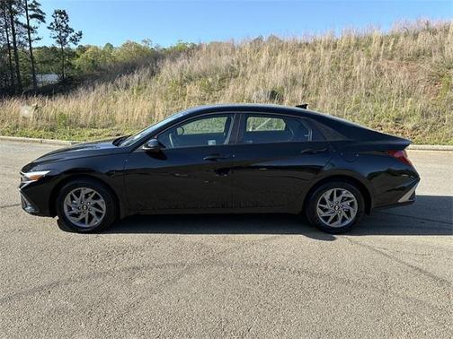 2025 Hyundai ELANTRA HEV Blue