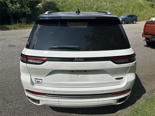 2022 Jeep Grand Cherokee Summit