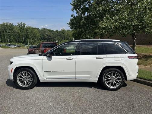 2022 Jeep Grand Cherokee Summit