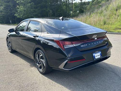 2025 Hyundai ELANTRA HEV Limited