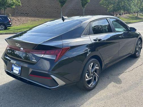 2025 Hyundai ELANTRA HEV Limited