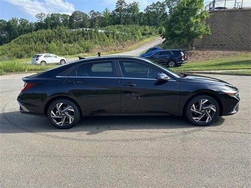 2025 Hyundai ELANTRA HEV Limited
