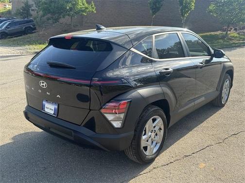 2025 Hyundai KONA SE