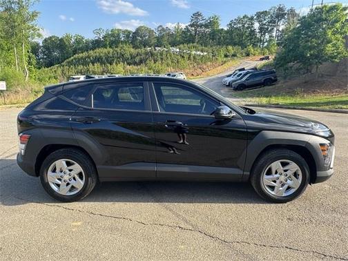 2025 Hyundai KONA SE
