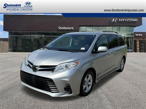 2020 Toyota Sienna LE