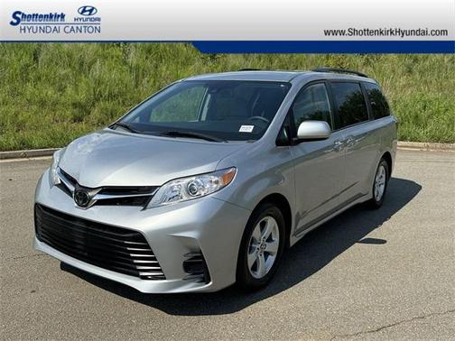 2020 Toyota Sienna LE