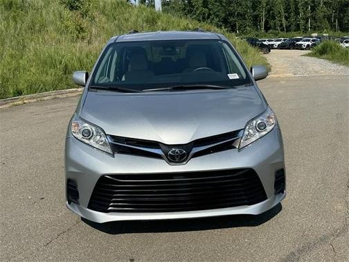 2020 Toyota Sienna LE