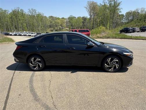 2025 Hyundai ELANTRA HEV SEL Sport