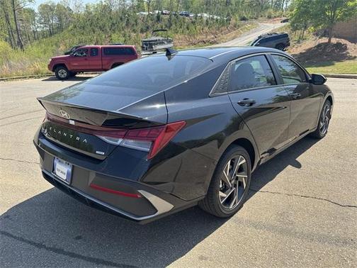 2025 Hyundai ELANTRA HEV SEL Sport