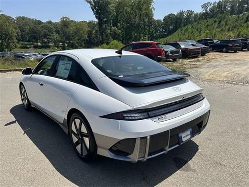 2025 Hyundai IONIQ 6 SE