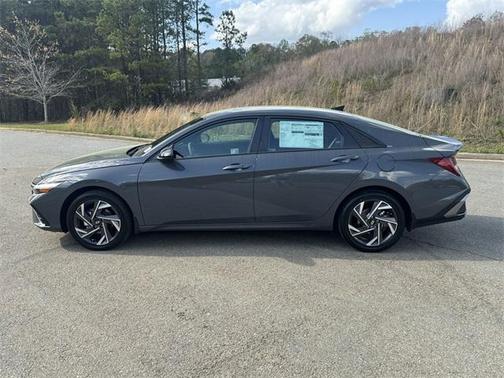 2025 Hyundai ELANTRA HEV SEL Sport