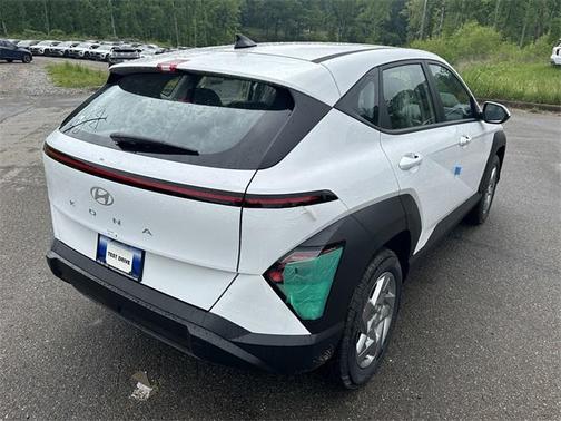 2025 Hyundai KONA SE