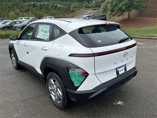 2025 Hyundai KONA SE