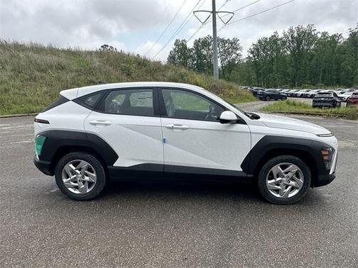2025 Hyundai KONA SE