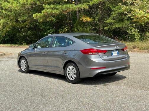 2018 Hyundai ELANTRA SE