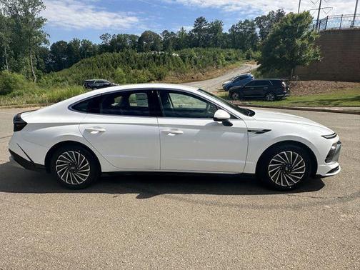 2025 Hyundai SONATA Hybrid SEL