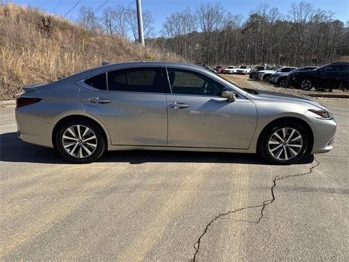 2020 Lexus ES 300h Base