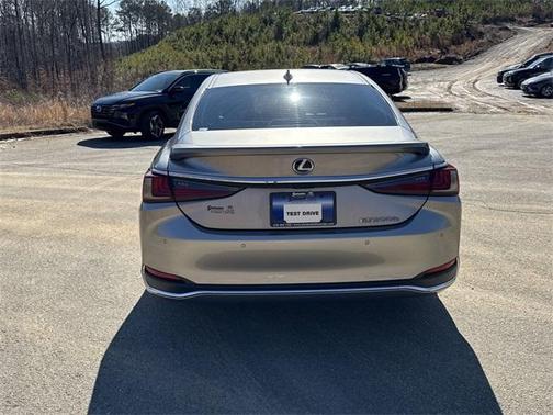 2020 Lexus ES 300h Base