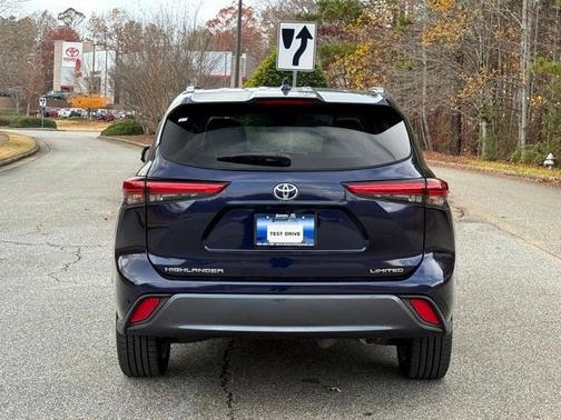 2022 Toyota Highlander Limited