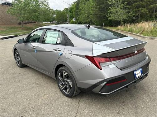 2025 Hyundai ELANTRA HEV SEL Sport