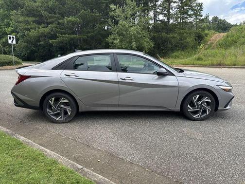 2025 Hyundai ELANTRA HEV SEL Sport