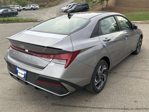 2025 Hyundai ELANTRA HEV SEL Sport