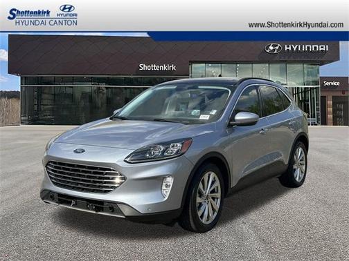 2022 Ford Escape Titanium Hybrid