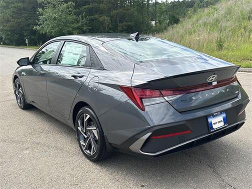 2025 Hyundai ELANTRA HEV SEL Sport