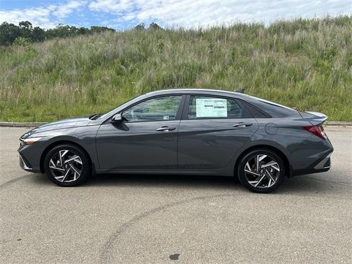 2025 Hyundai ELANTRA HEV SEL Sport