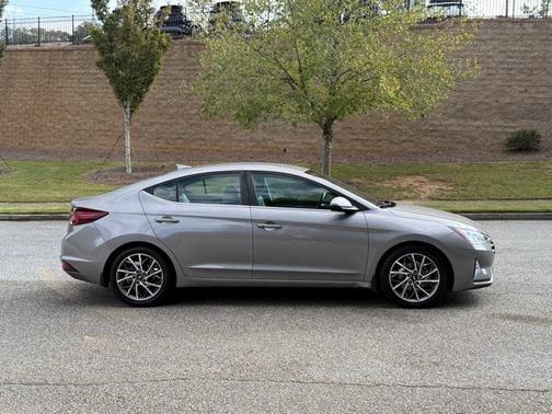 2020 Hyundai ELANTRA Limited