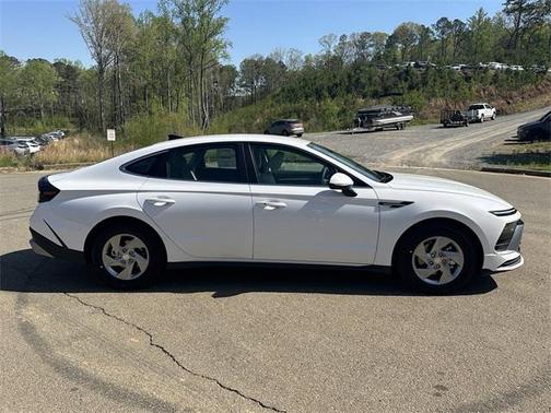 2025 Hyundai SONATA SE