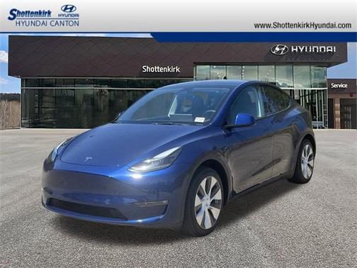 2023 Tesla Model Y Long Range