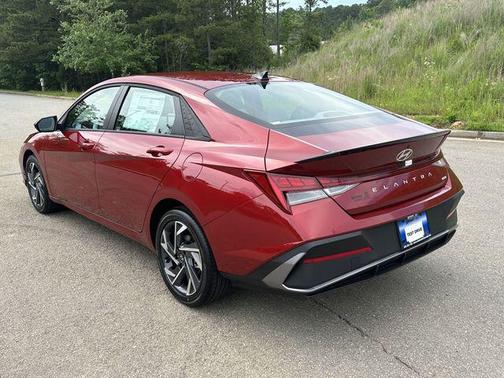 2025 Hyundai ELANTRA HEV SEL Sport