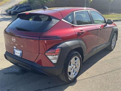 2025 Hyundai KONA SE