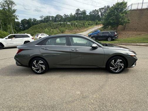 2025 Hyundai ELANTRA HEV Limited