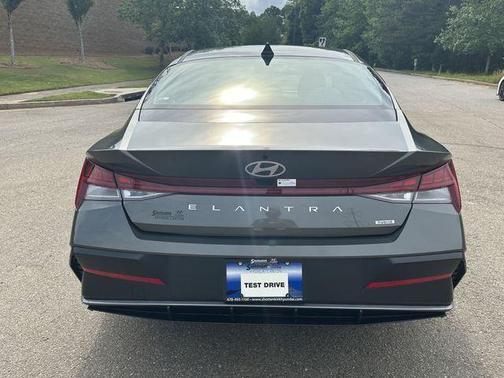 2025 Hyundai ELANTRA HEV Limited