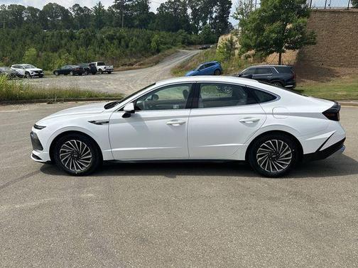 2025 Hyundai SONATA Hybrid SEL