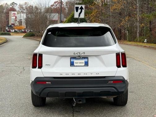 2022 Kia Sorento LX