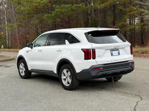 2022 Kia Sorento LX