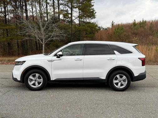 2022 Kia Sorento LX