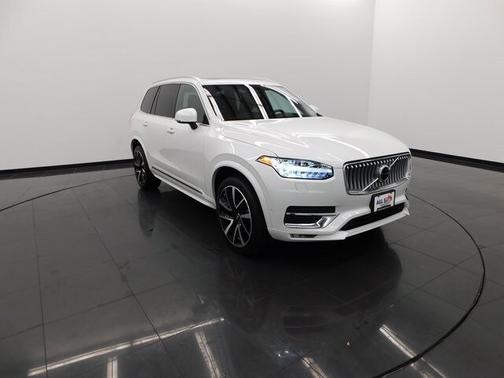 2023 Volvo XC90 B5 AWD Plus