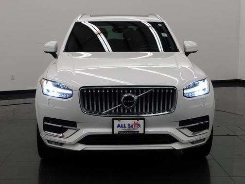 2023 Volvo XC90 B5 AWD Plus