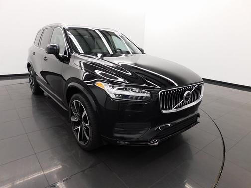 2022 Volvo XC90 T6 AWD Momentum 7 Seater