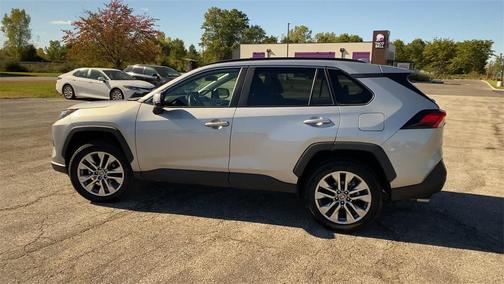 2024 Toyota RAV4 XLE Premium