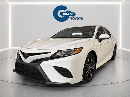 Super White 2019 Toyota Camry SE