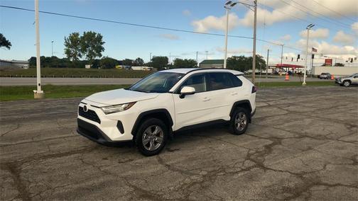2024 Toyota RAV4 XLE