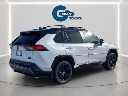 2020 Toyota RAV4 Hybrid SE